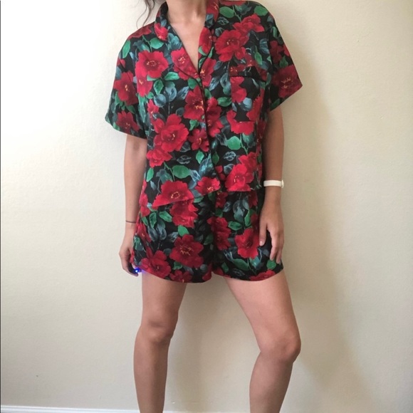 🆕vintage VICTORIAS SECRET red floral short pj set - Picture 1 of 7